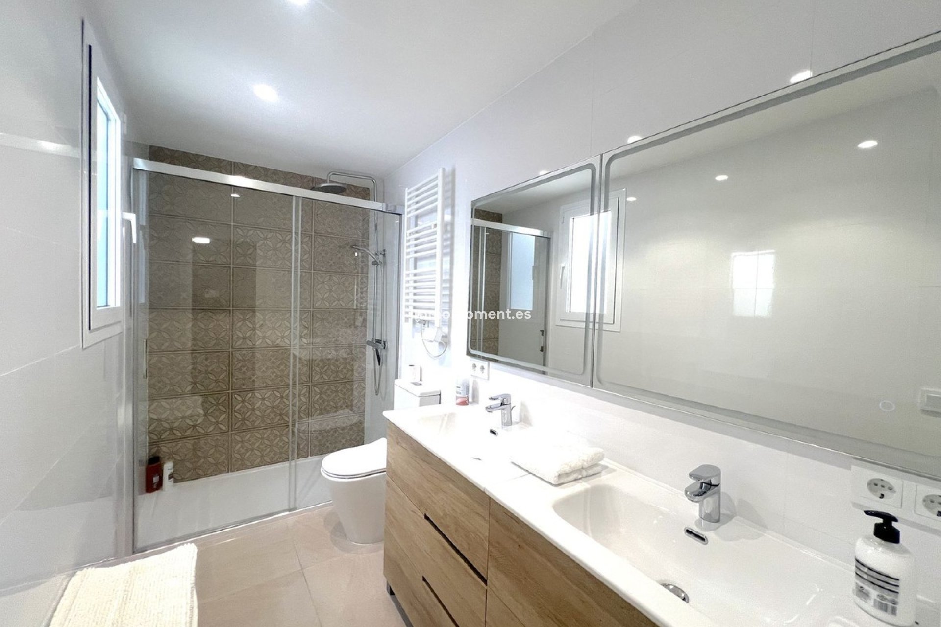 Resale - Villa - Marbella - Nueva Andalucía