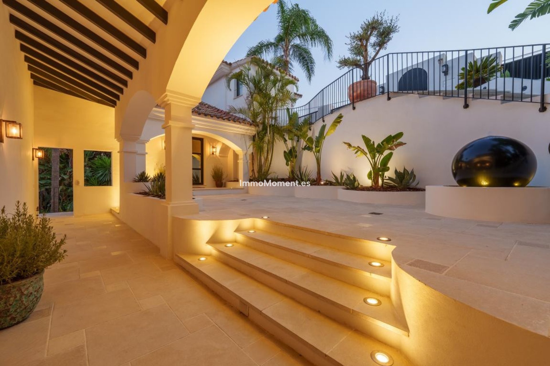 Resale - Villa - Marbella - Nueva Andalucía