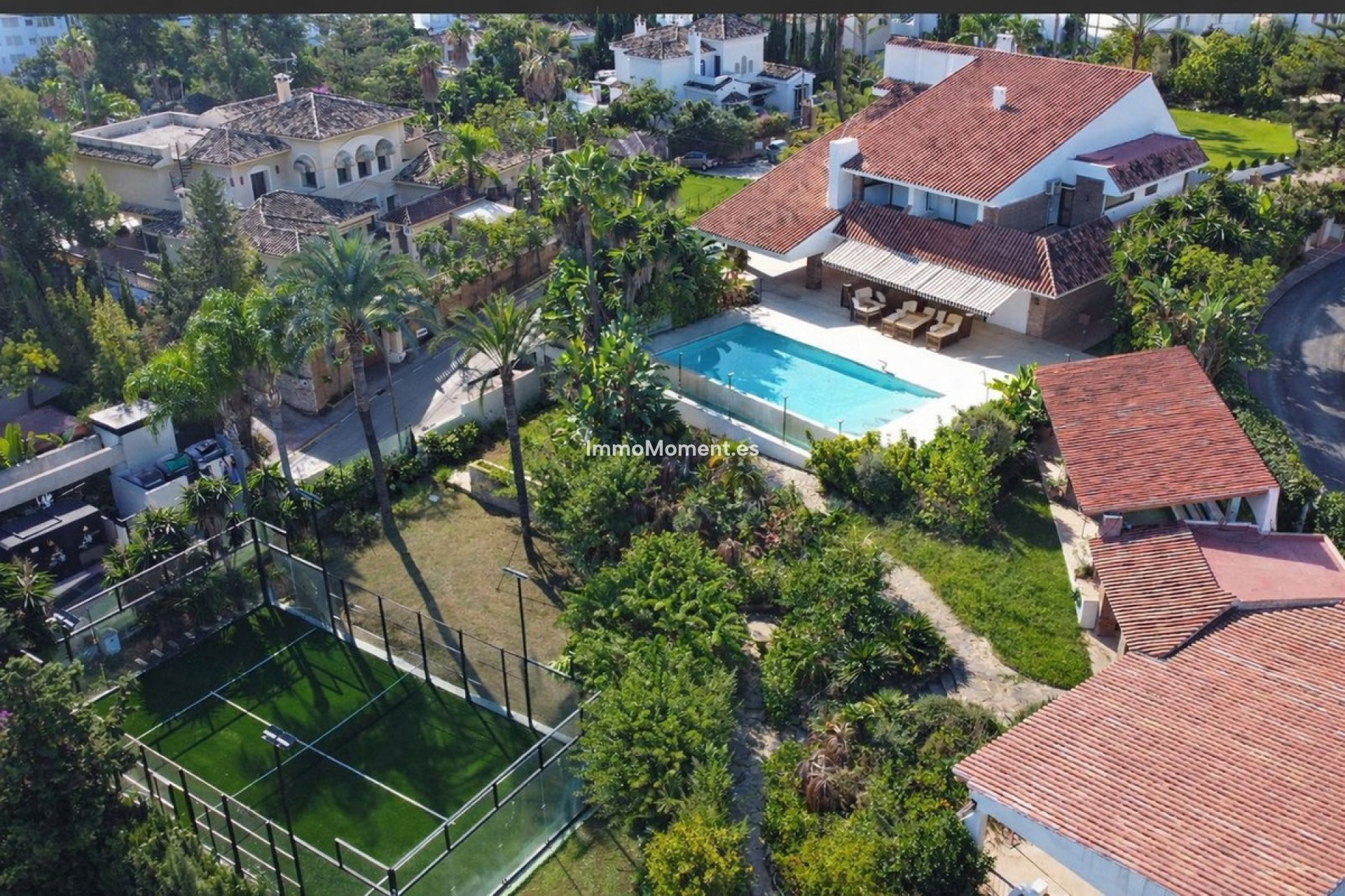 Resale - Villa - Marbella - Puerto Banús