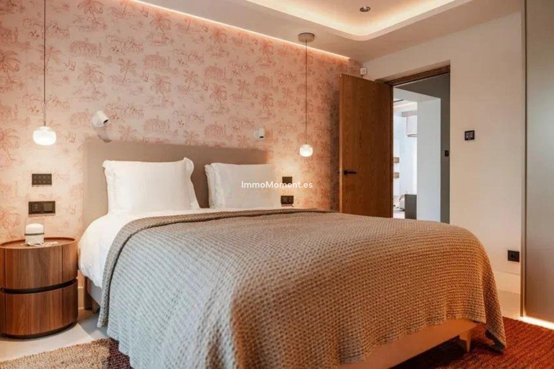 Resale - Villa - Marbella - Puerto Banús