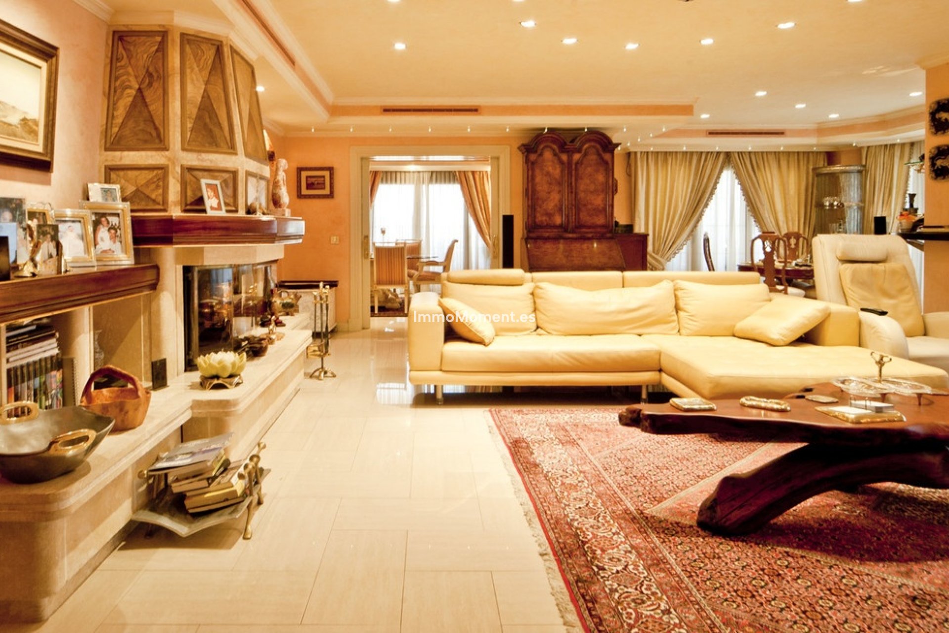 Resale - Villa - Marbella - Puerto Banús