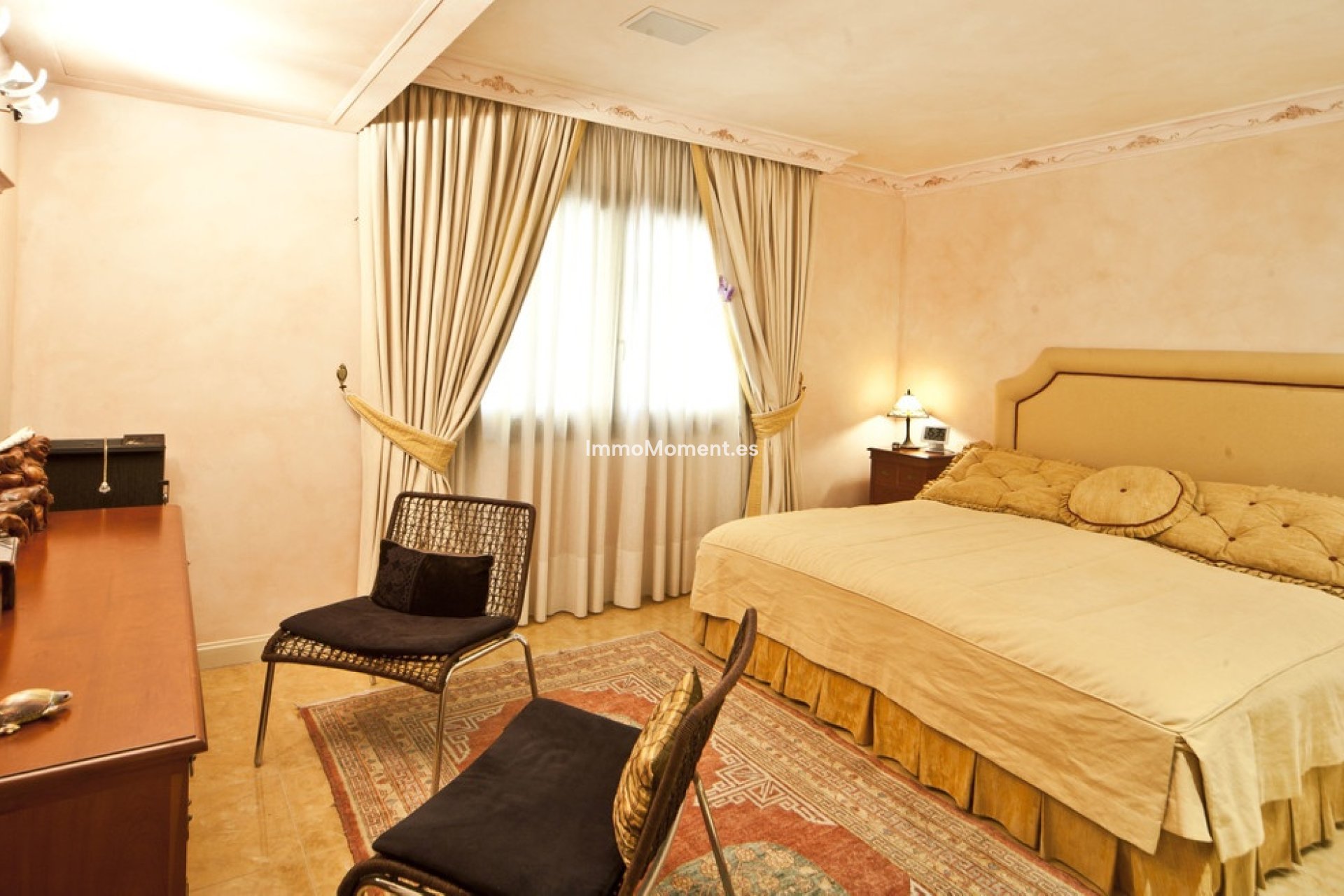 Resale - Villa - Marbella - Puerto Banús