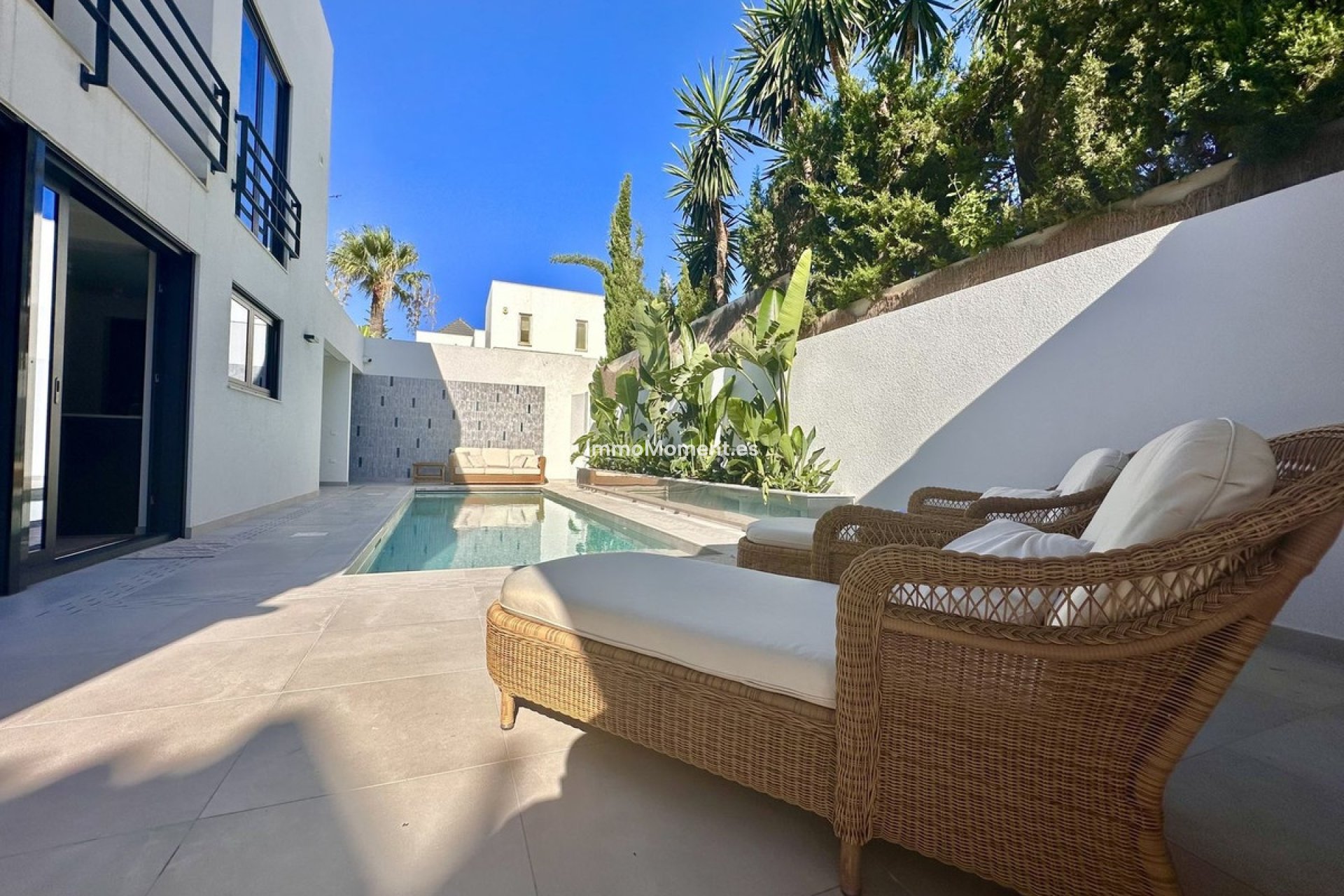 Resale - Villa - Marbella - Puerto Banús
