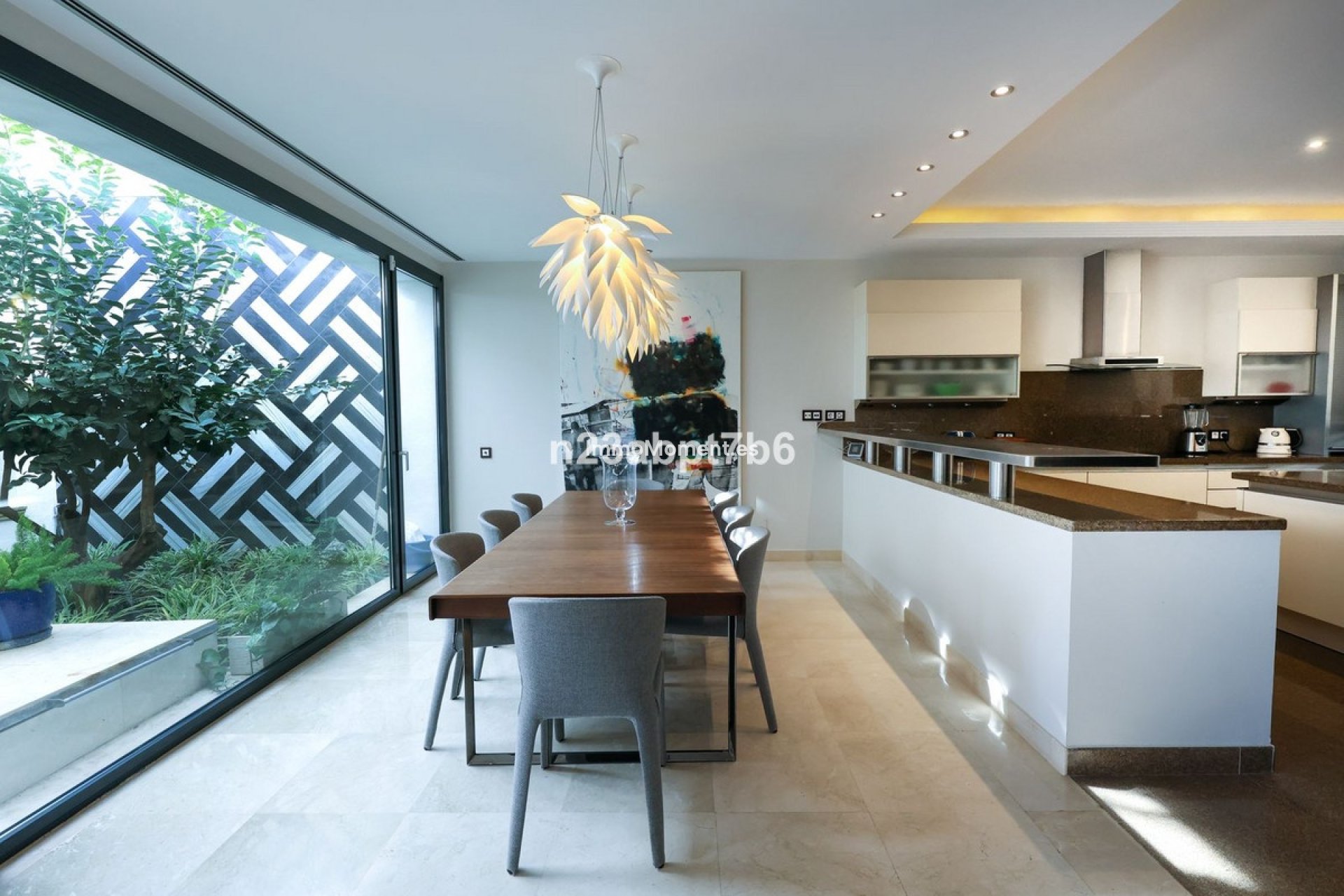 Resale - Villa - Marbella - Puerto Banús