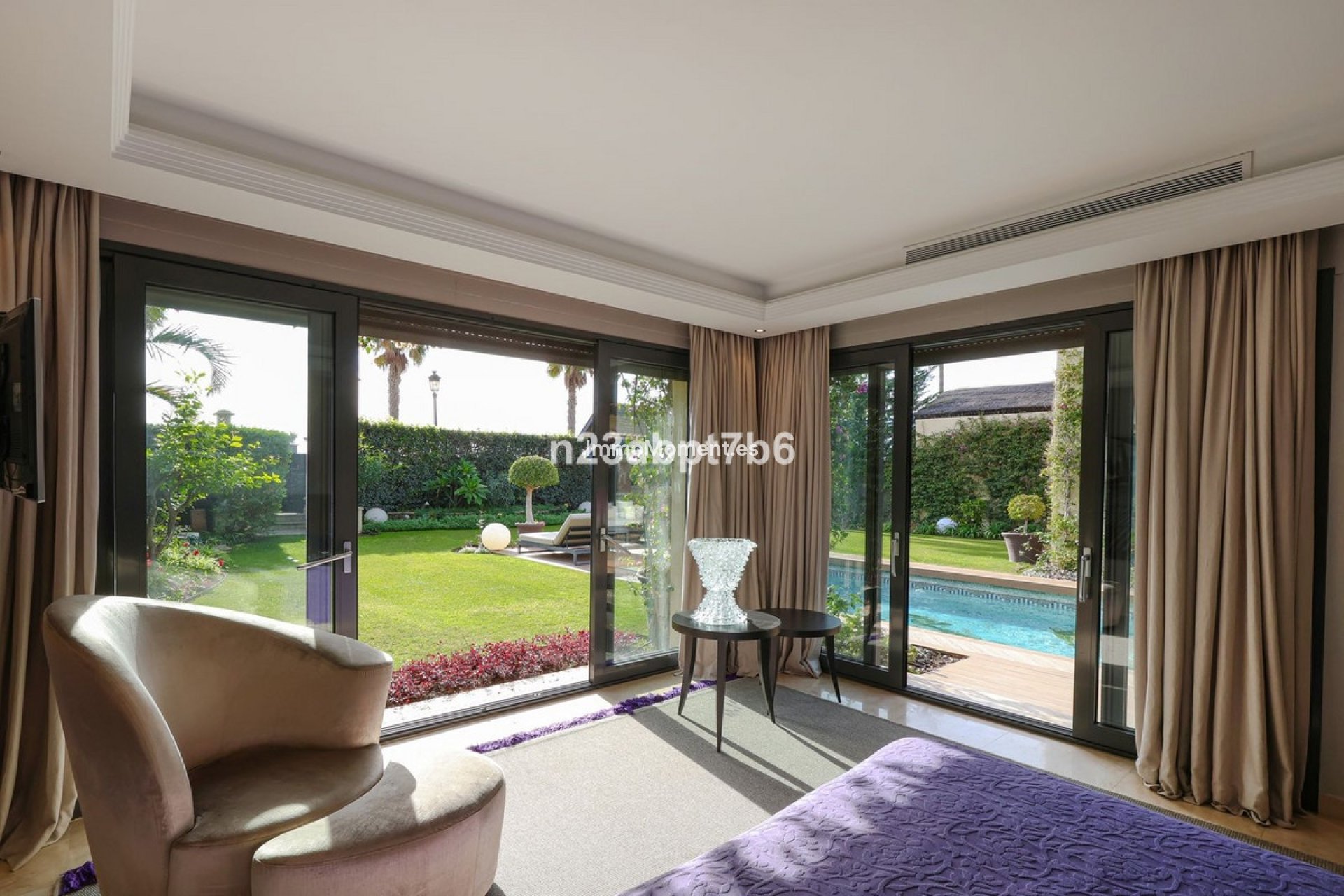 Resale - Villa - Marbella - Puerto Banús