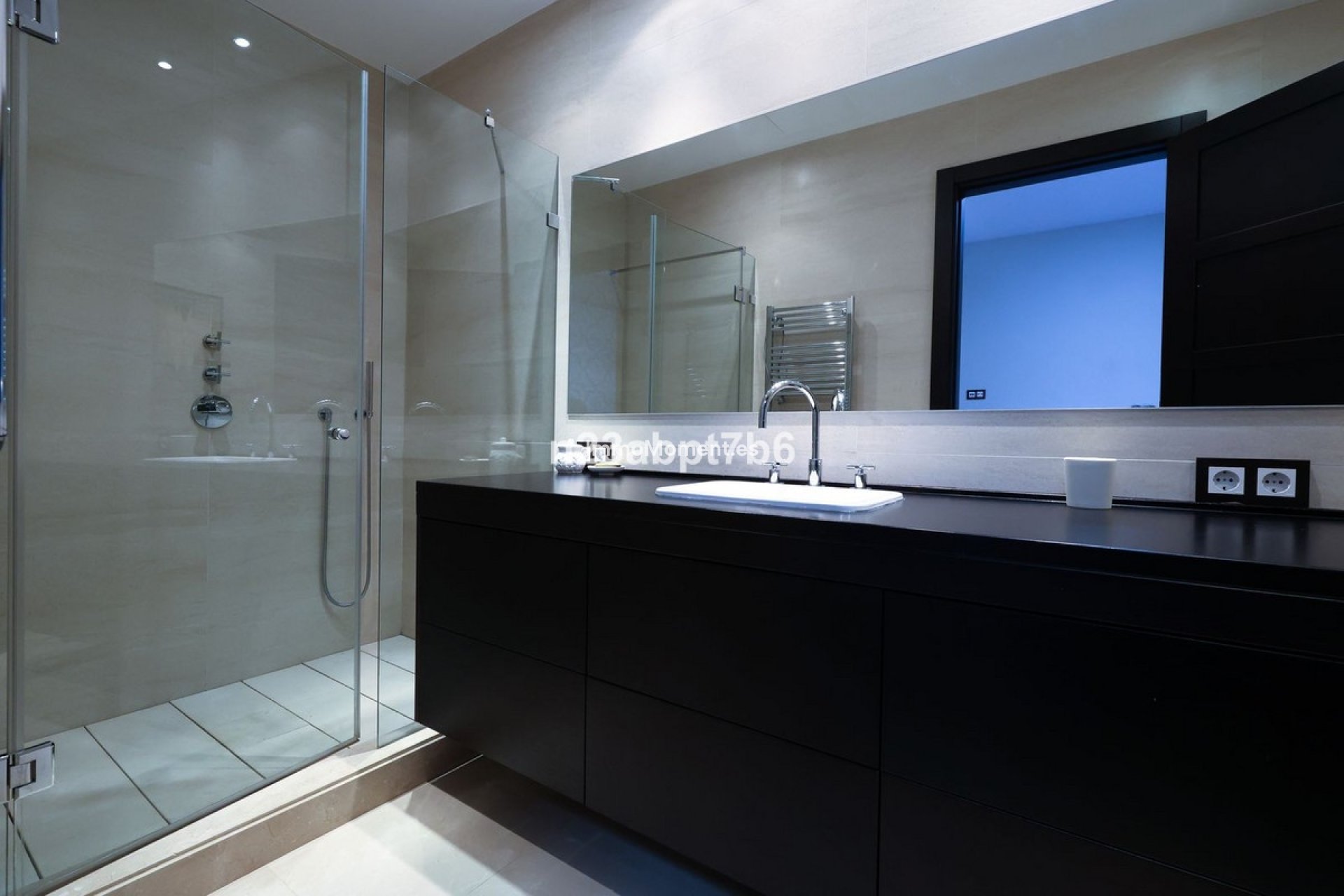 Resale - Villa - Marbella - Puerto Banús