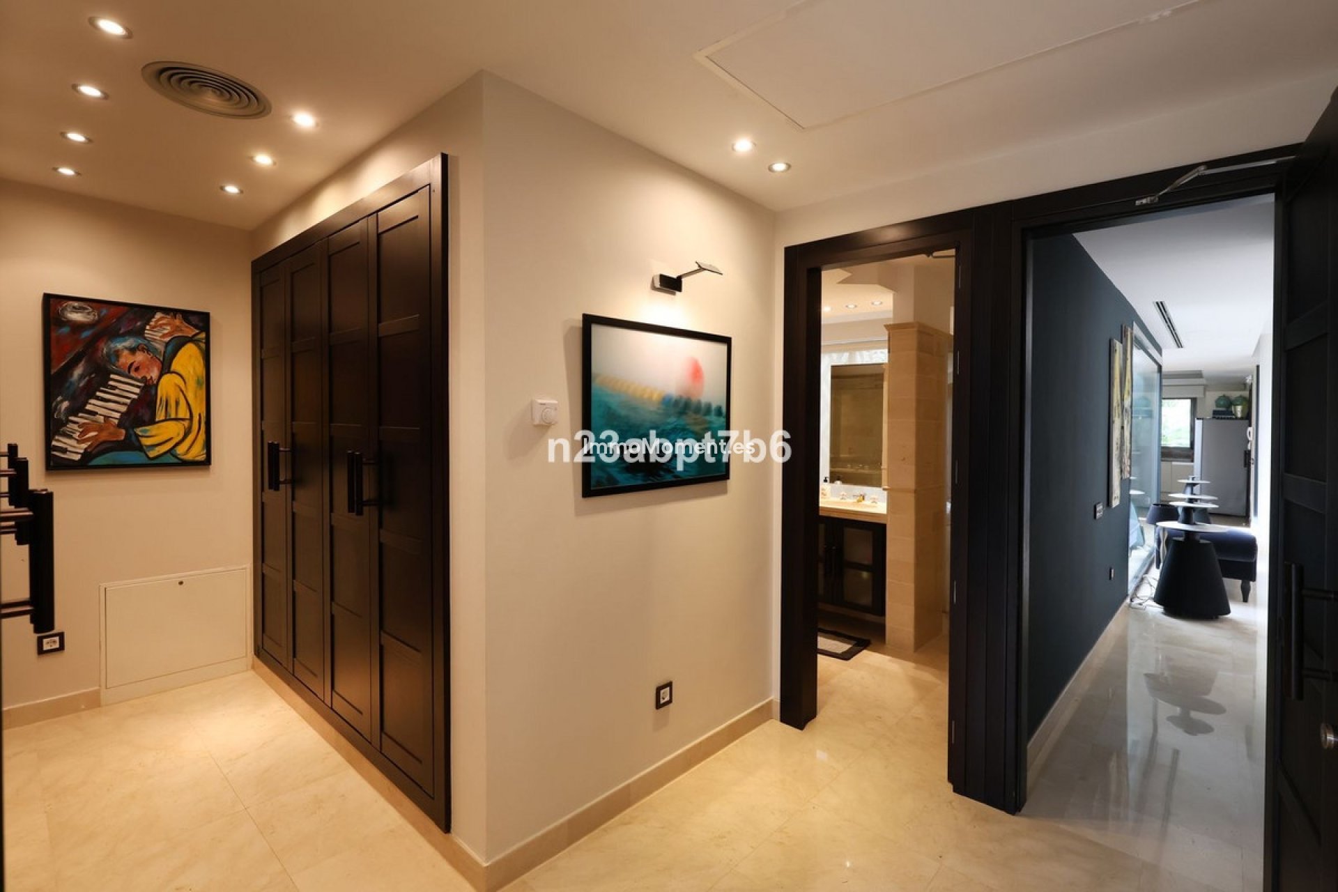 Resale - Villa - Marbella - Puerto Banús