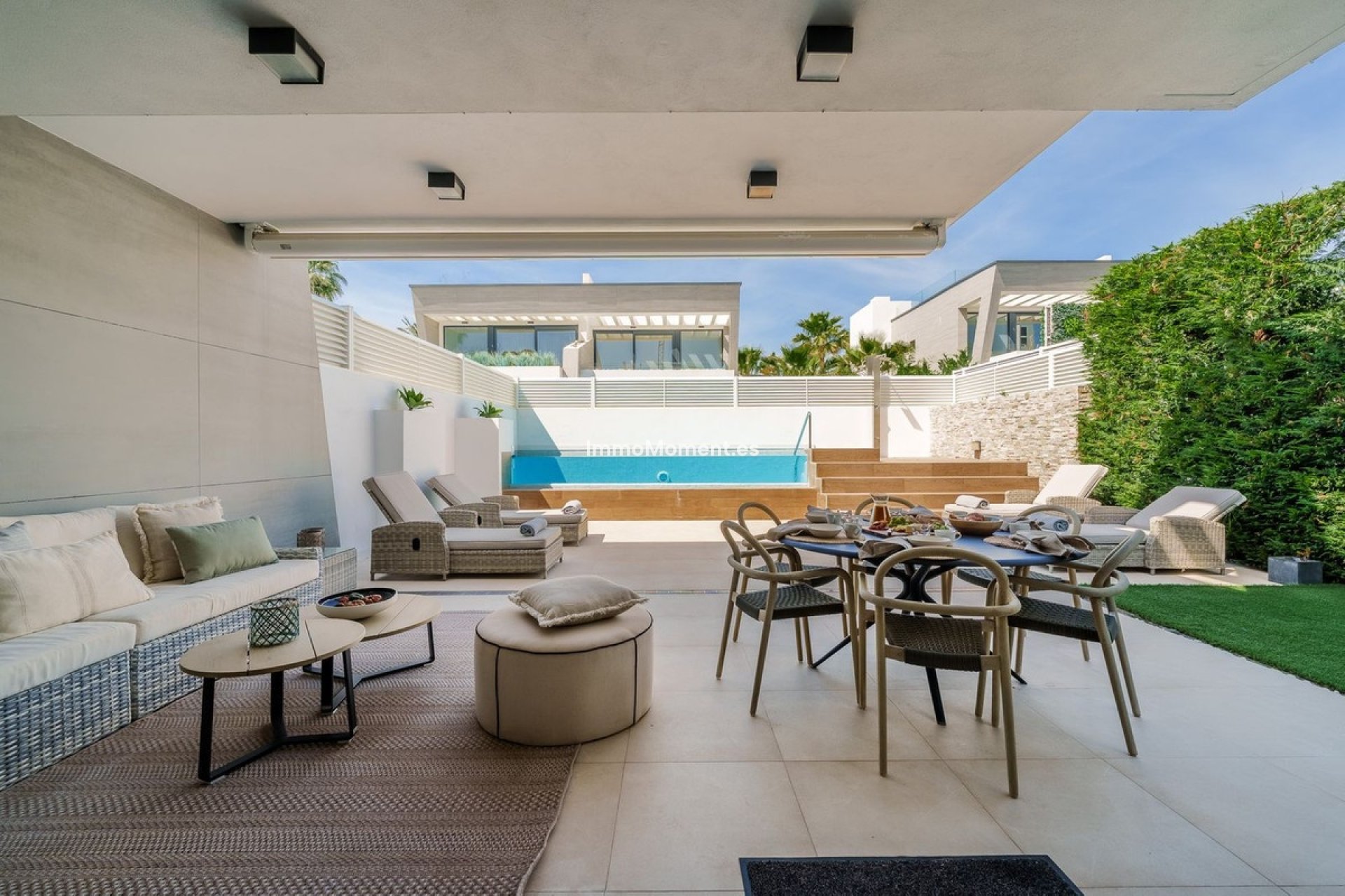 Resale - Villa - Marbella - Puerto Banús