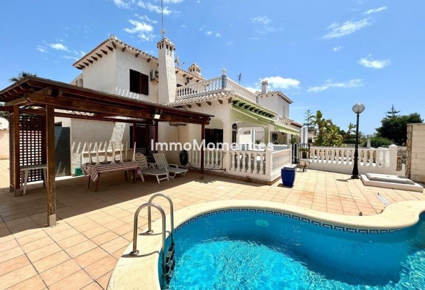 Resale - Villa - Orihuela - La Zenia