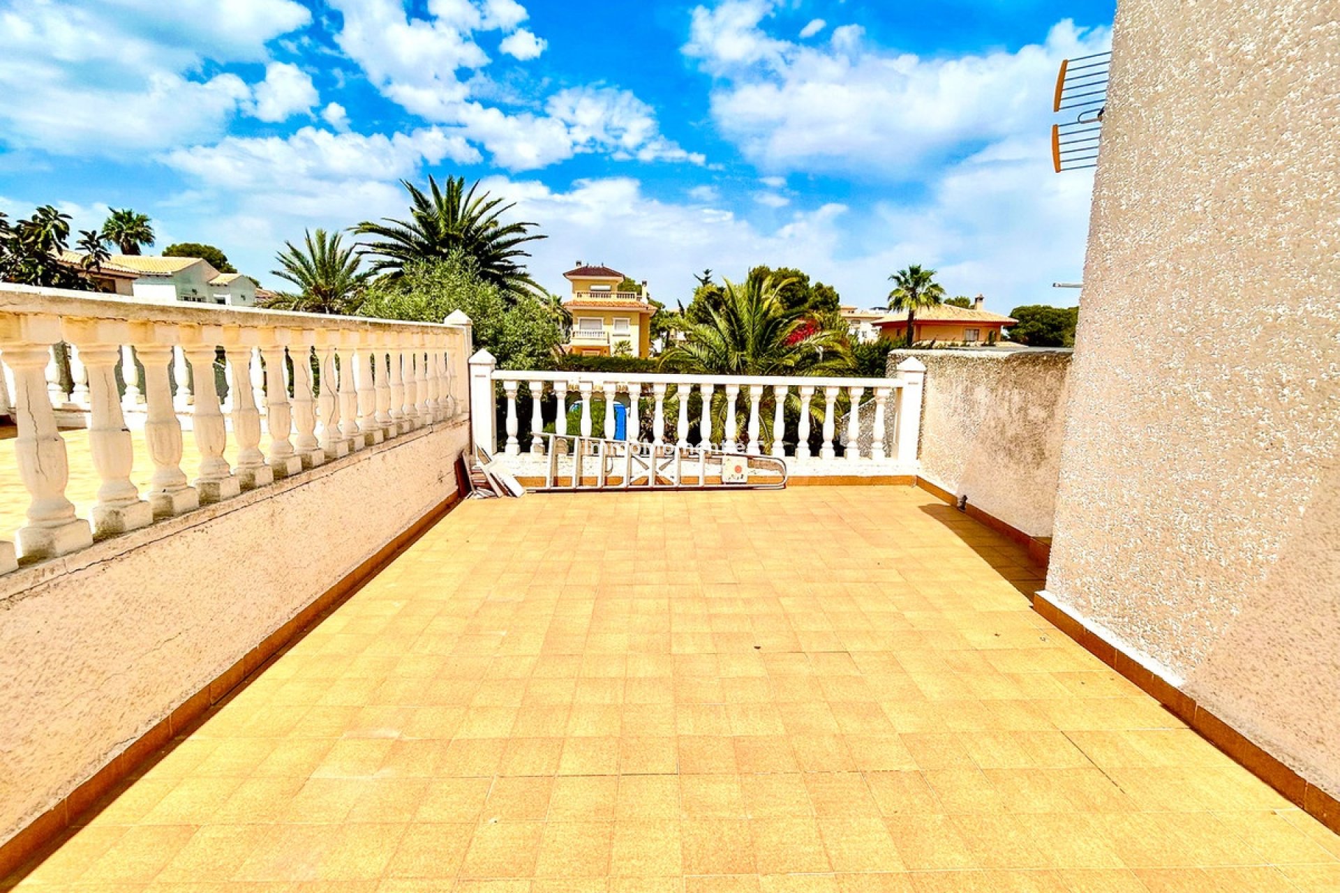 Resale - Villa - Orihuela - La Zenia