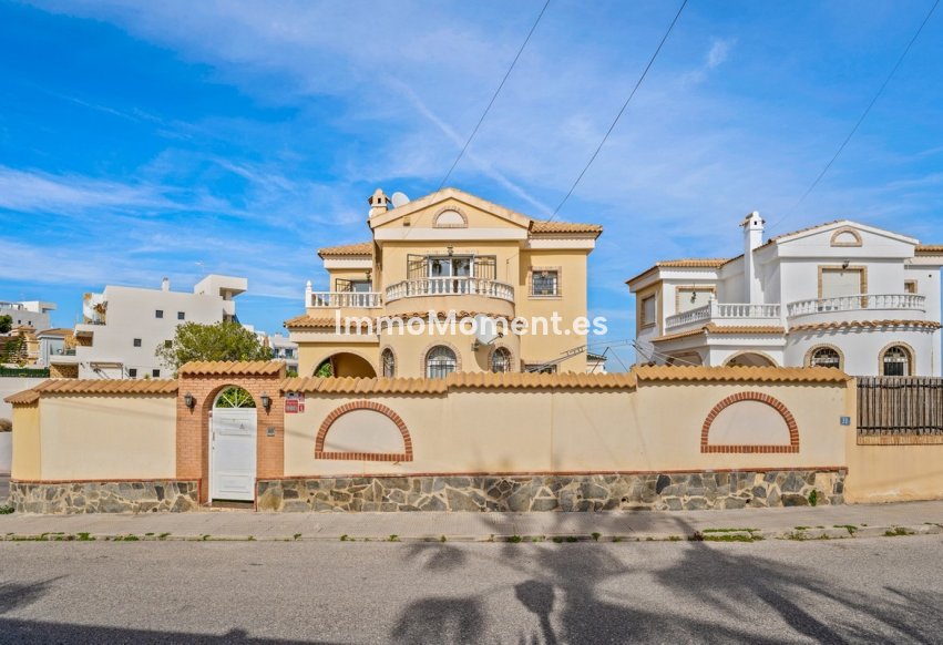 Resale - Villa - Orihuela - Orihuela Costa