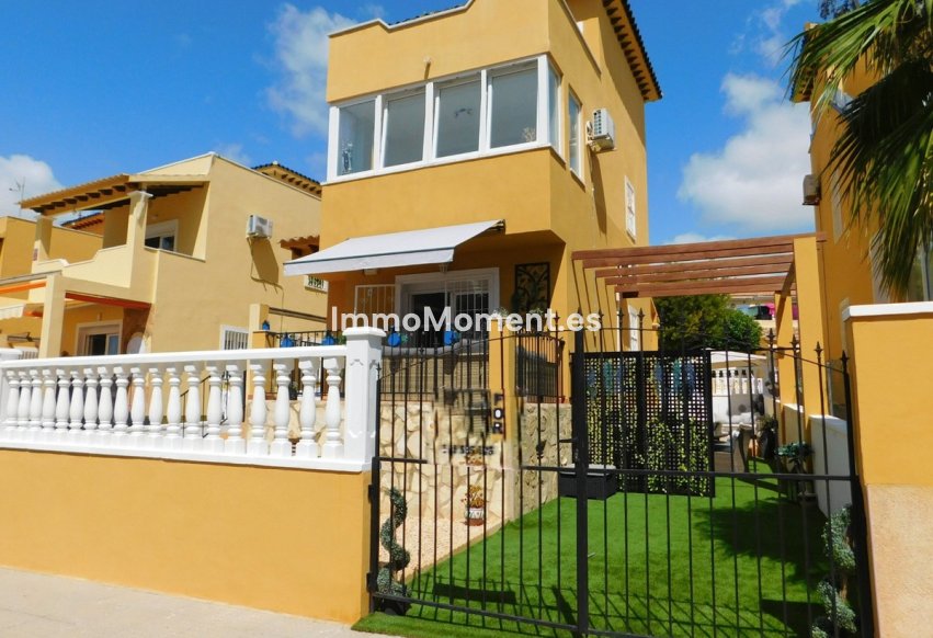 Resale - Villa - Orihuela - Villamartin