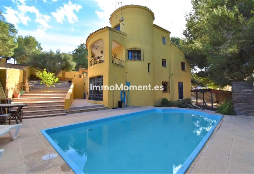 Resale - Villa - Orihuela - Villamartin
