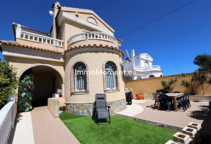 Resale - Villa - Orihuela - Villamartin