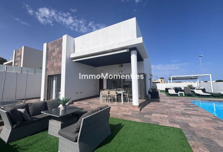 Resale - Villa - Orihuela - Villamartin