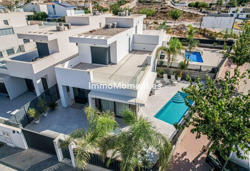 Resale - Villa - San Fulgencio - La Marina