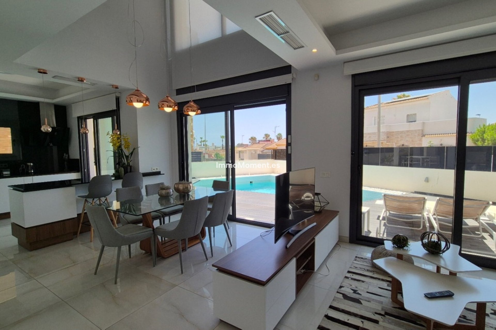 Resale - Villa - Torrevieja - Torrevieja Centro