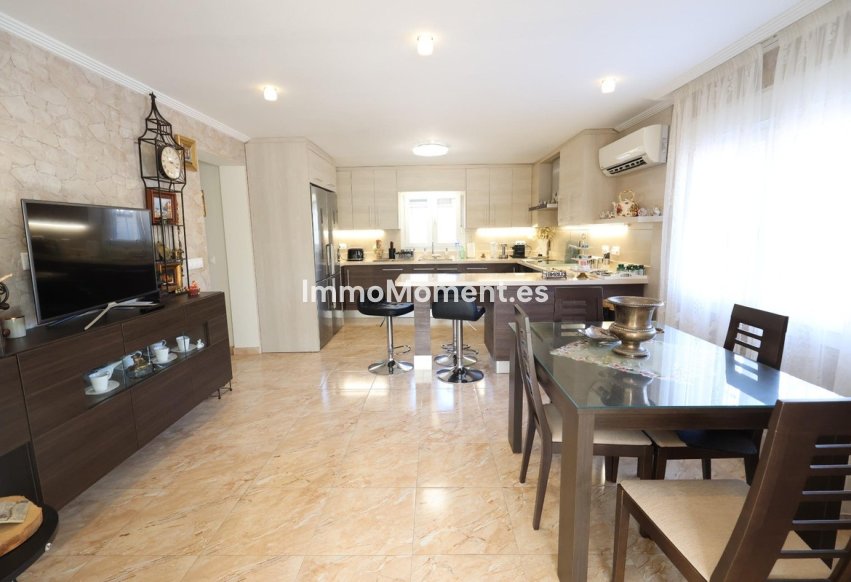 Resale - Villa - Torrevieja - Torrevieja Centro