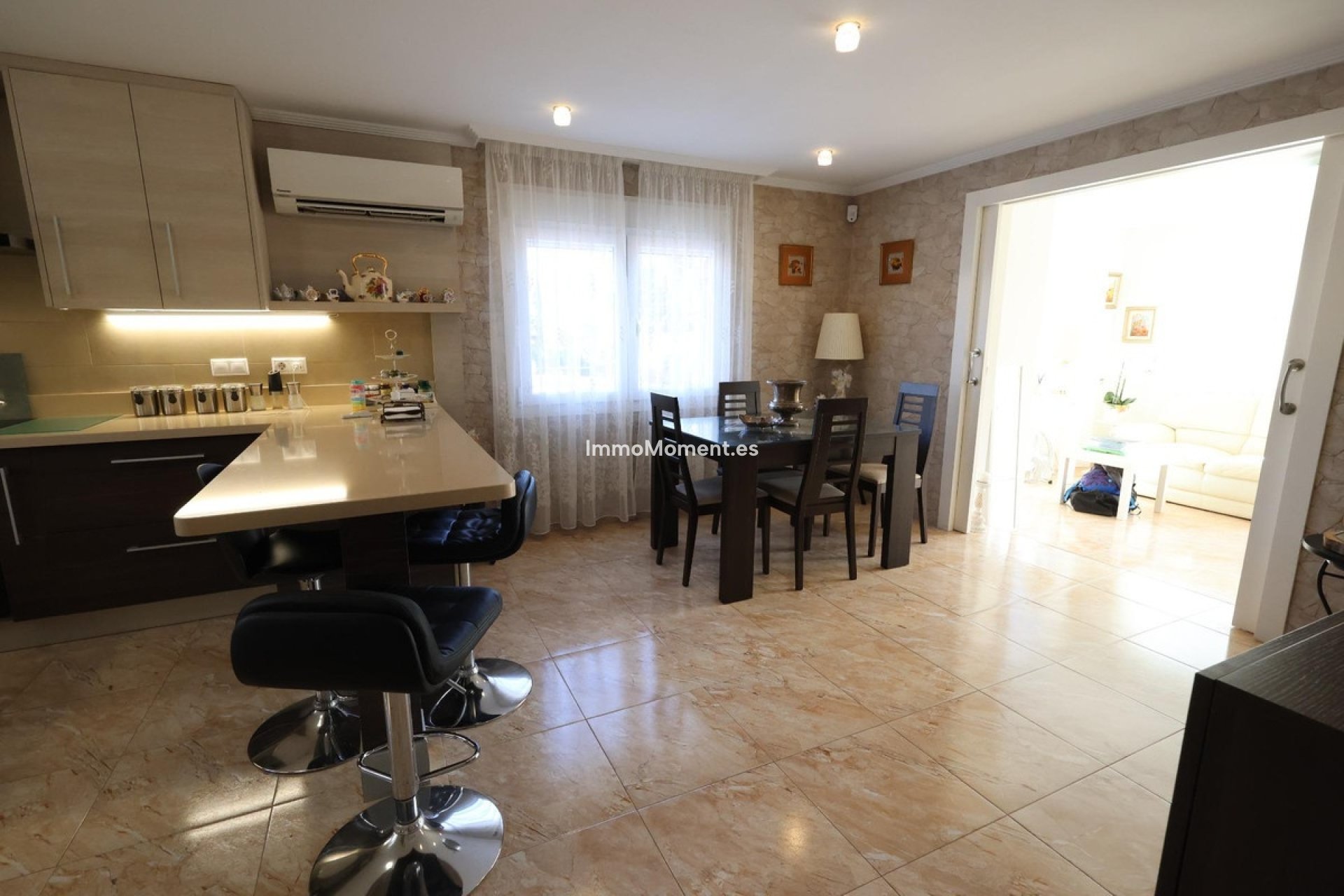 Resale - Villa - Torrevieja - Torrevieja Centro