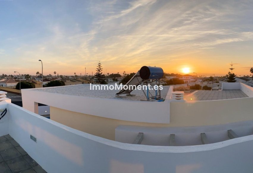 Resale - Villa - Torrevieja - Torrevieja Centro