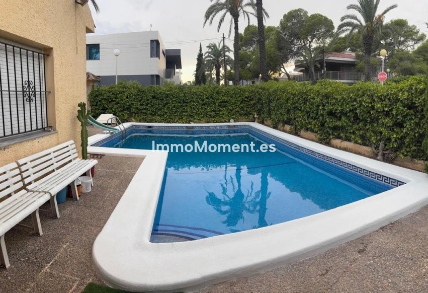 Resale - Villa - Torrevieja - Torrevieja Centro
