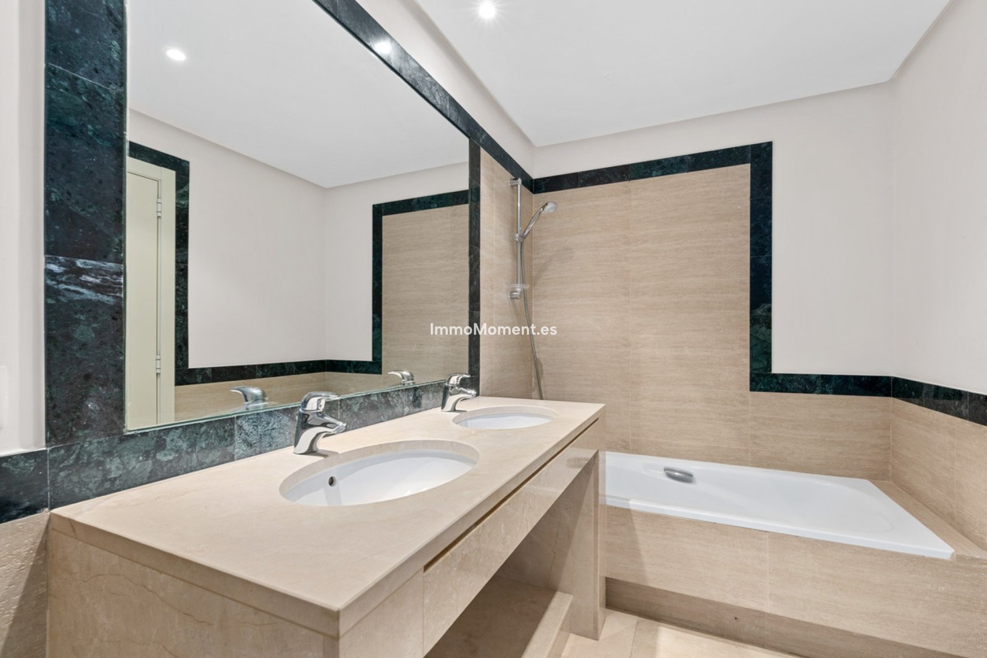 Reventa - Apartamento - Benahavís - Benahavís Centro