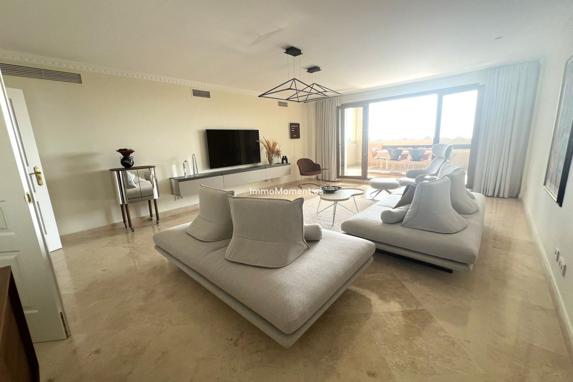 Reventa - Apartamento - El Paraiso - New Golden Mile