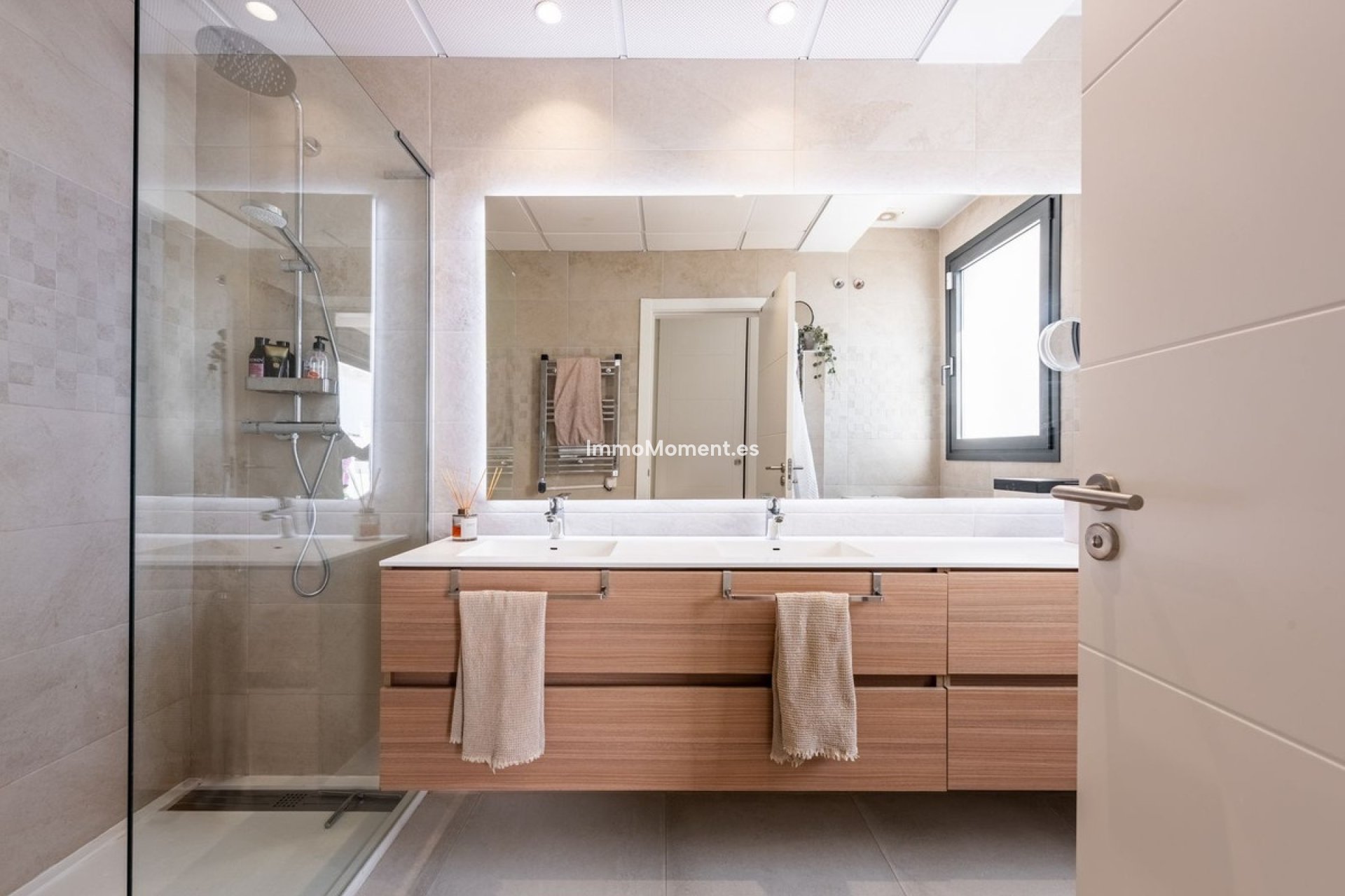 Reventa - Apartamento - El Paraiso - New Golden Mile