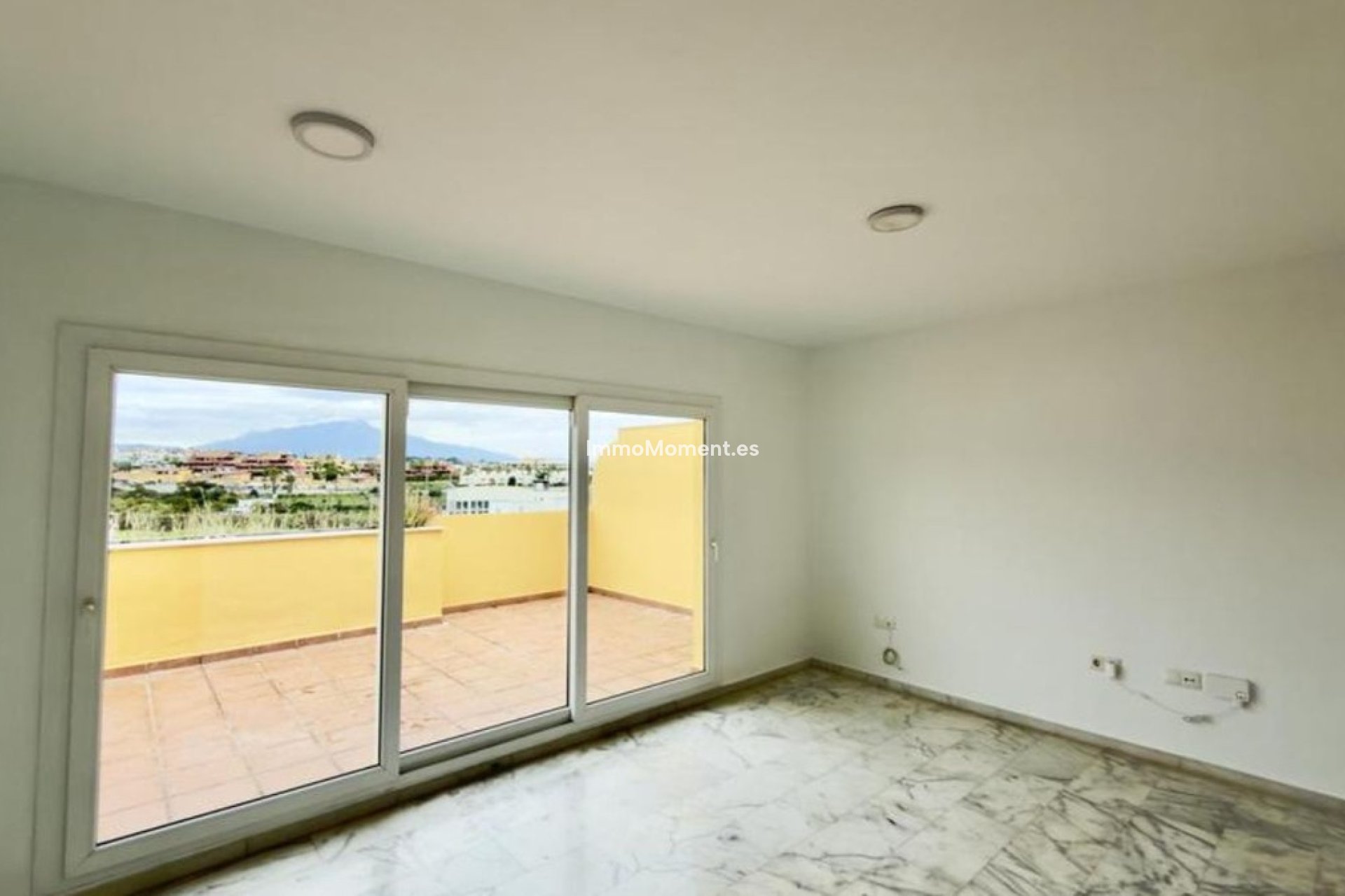 Reventa - Apartamento - Estepona  - Cancelada