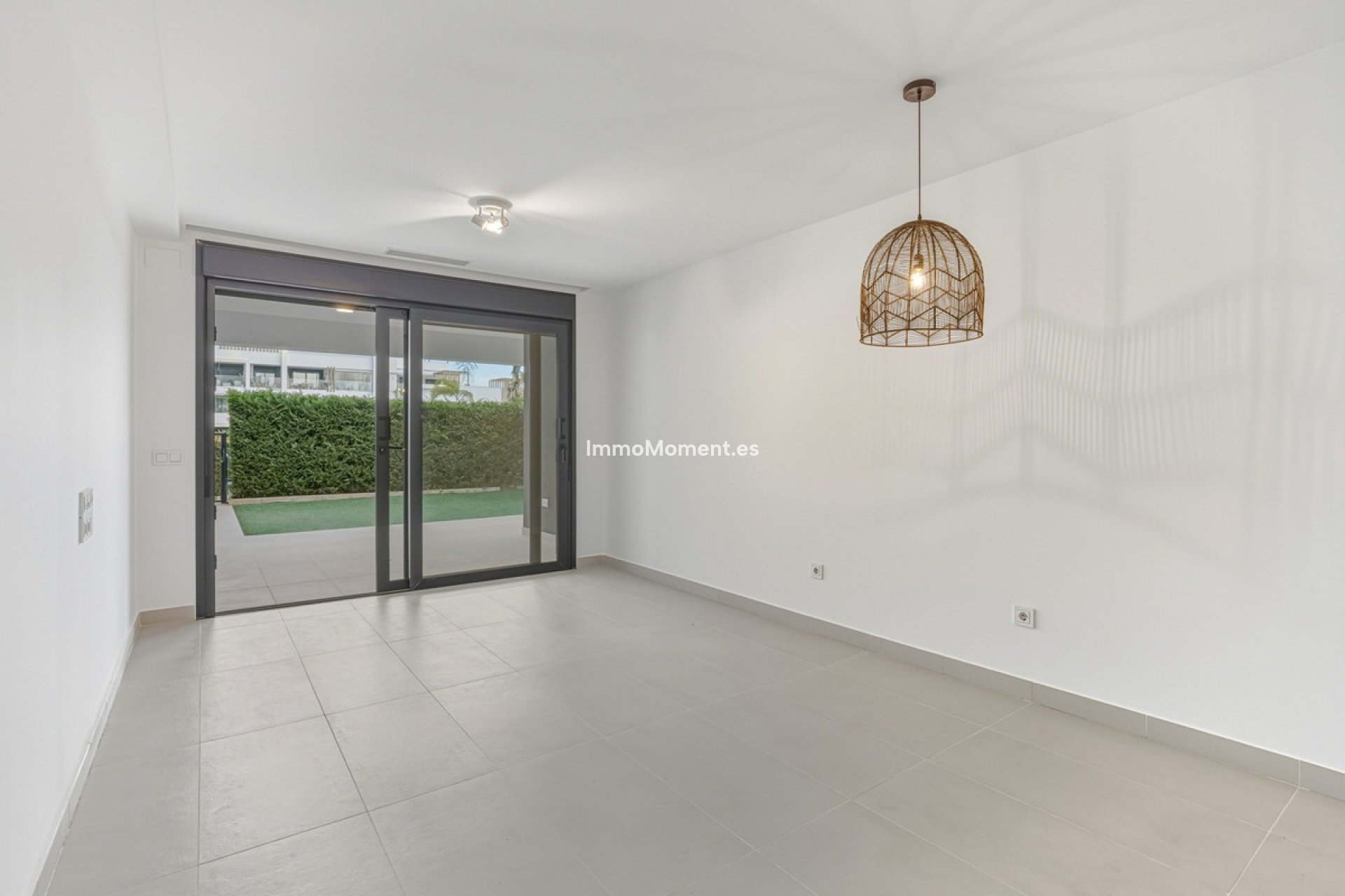 Reventa - Apartamento - Estepona  - Cancelada