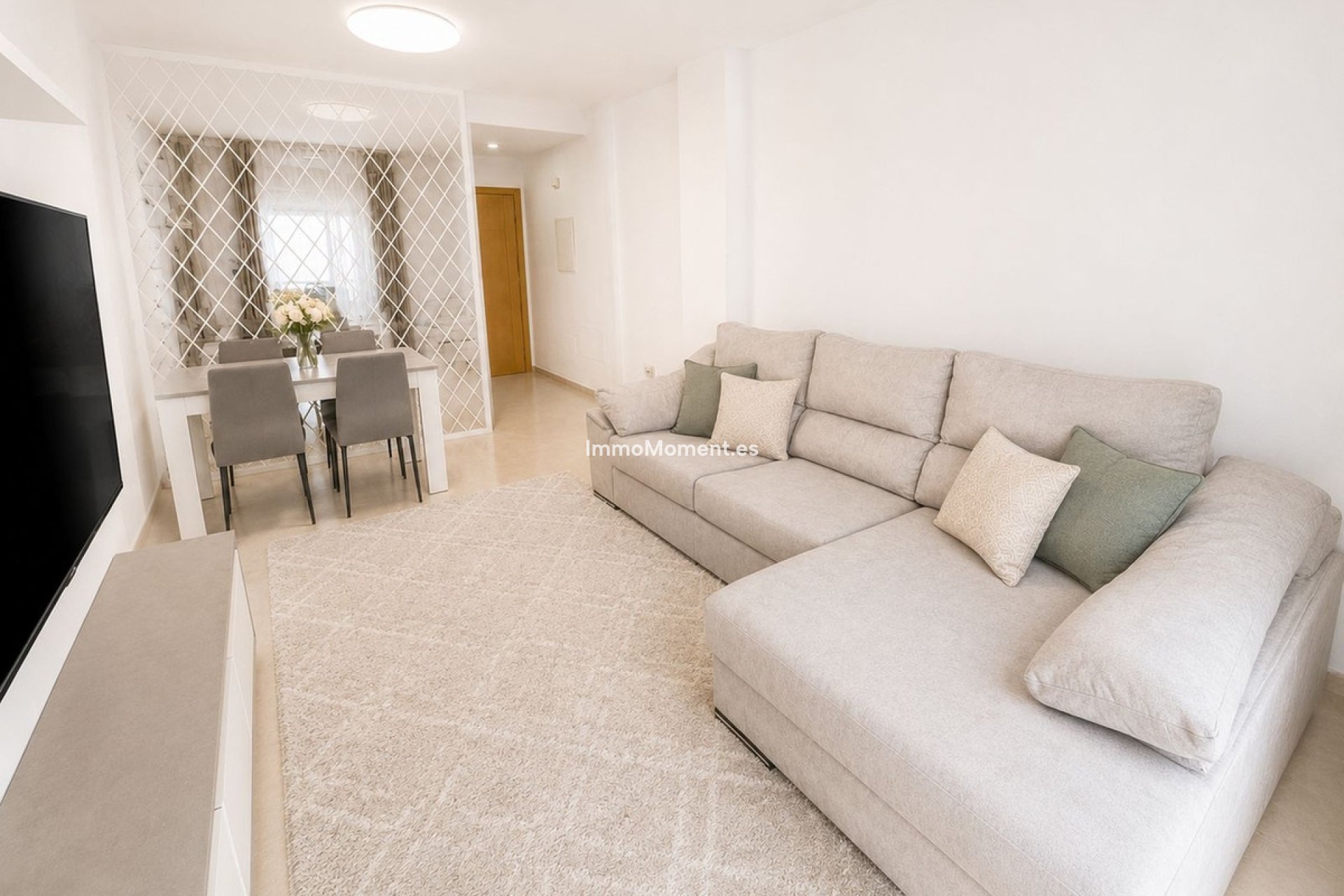 Reventa - Apartamento - Interior  - Guaro