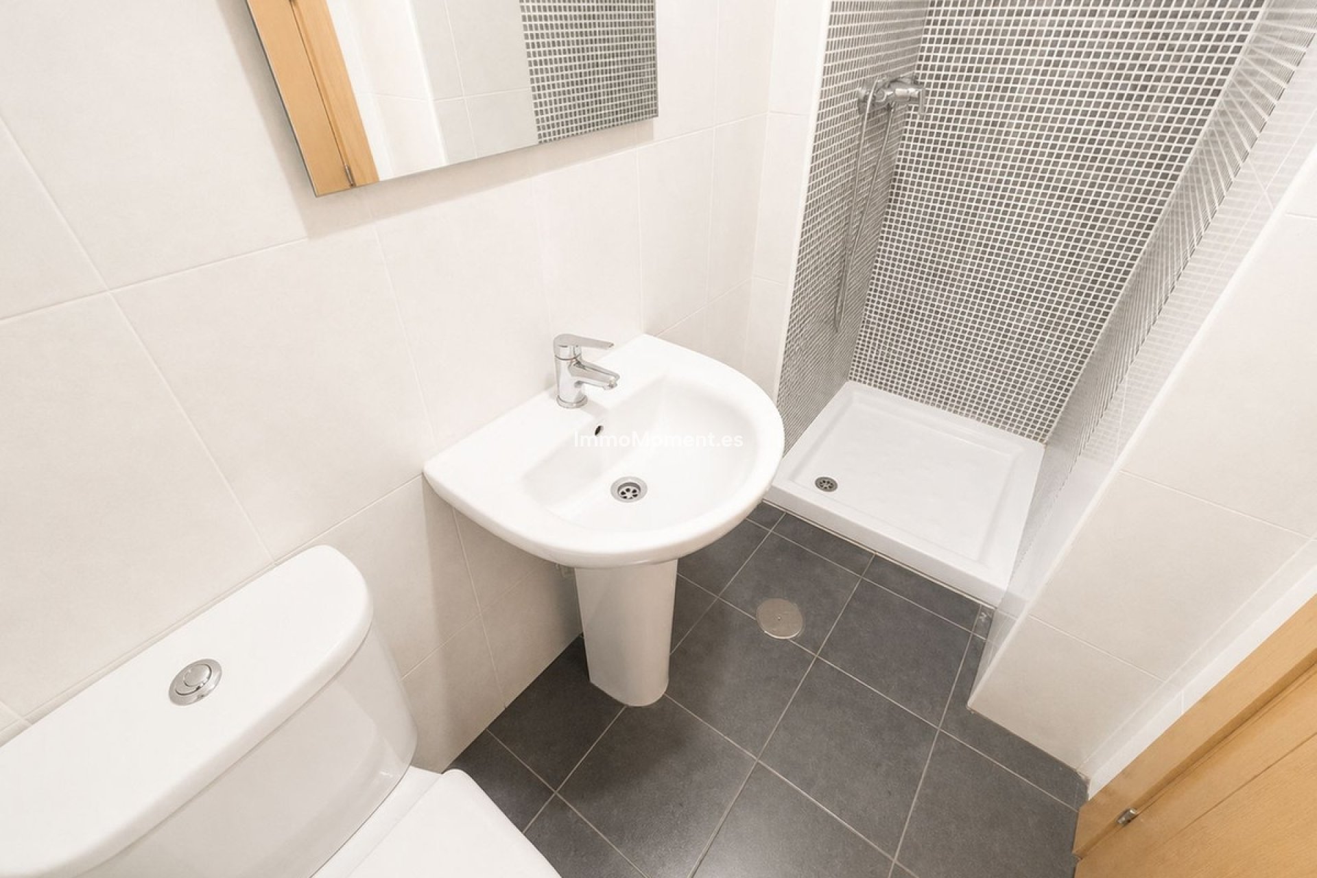 Reventa - Apartamento - Interior  - Guaro