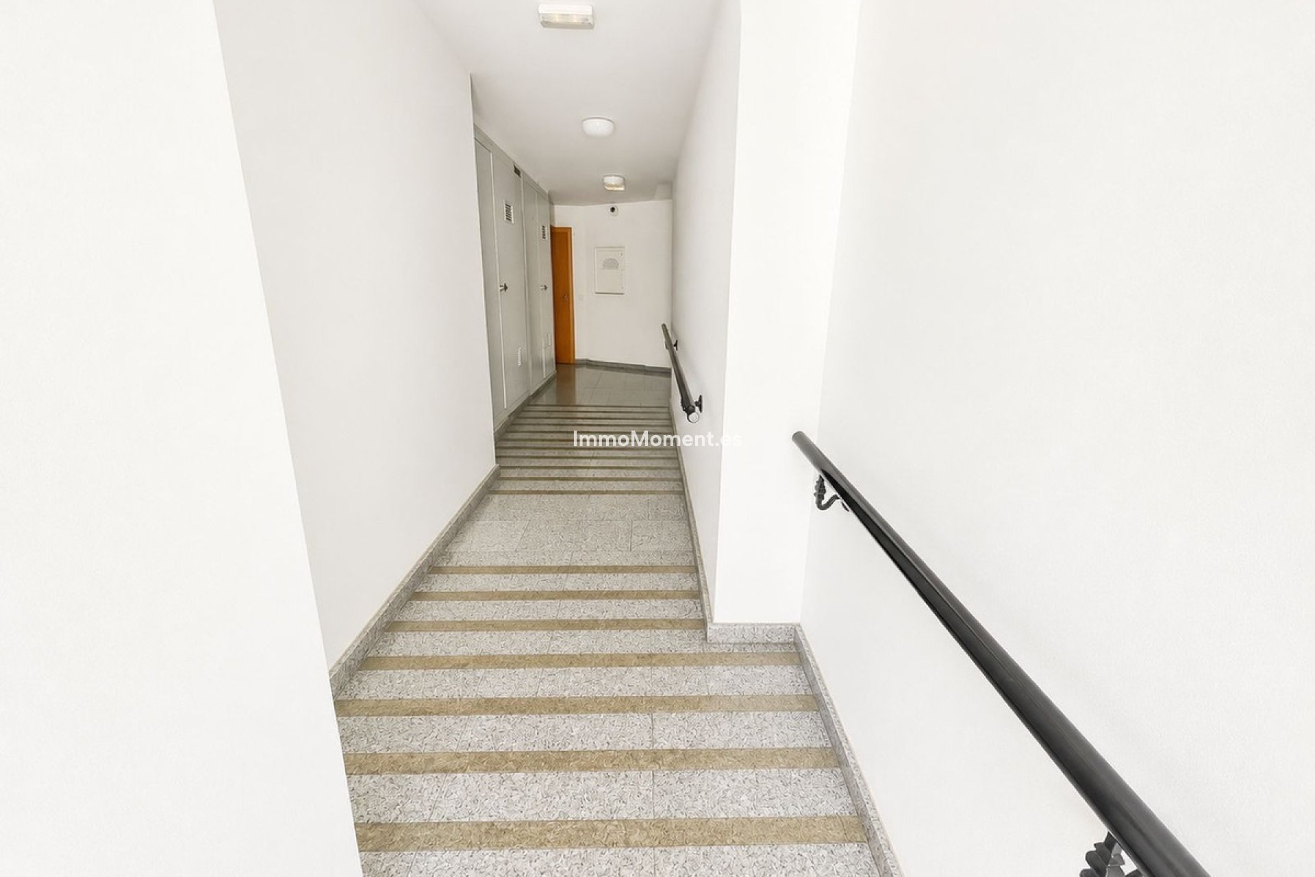 Reventa - Apartamento - Interior  - Guaro