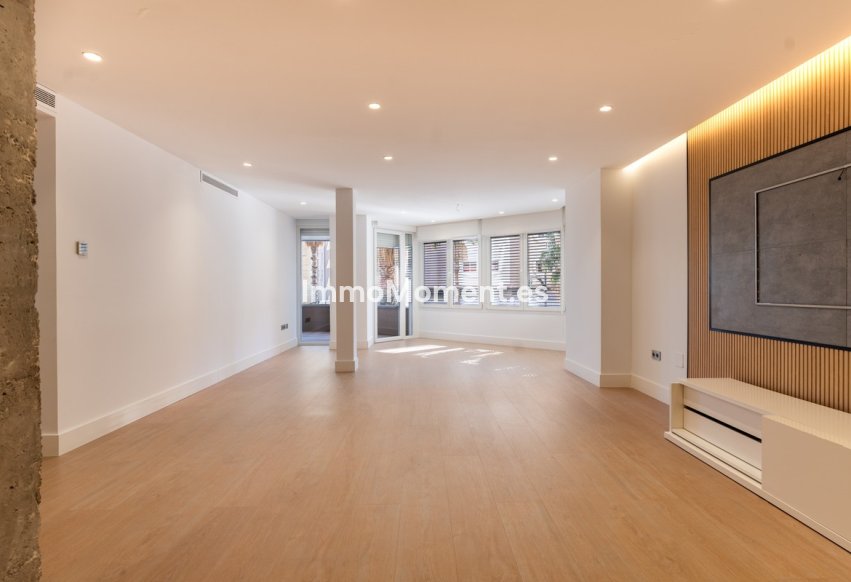 Reventa - Apartamento - Málaga - Málaga Centro