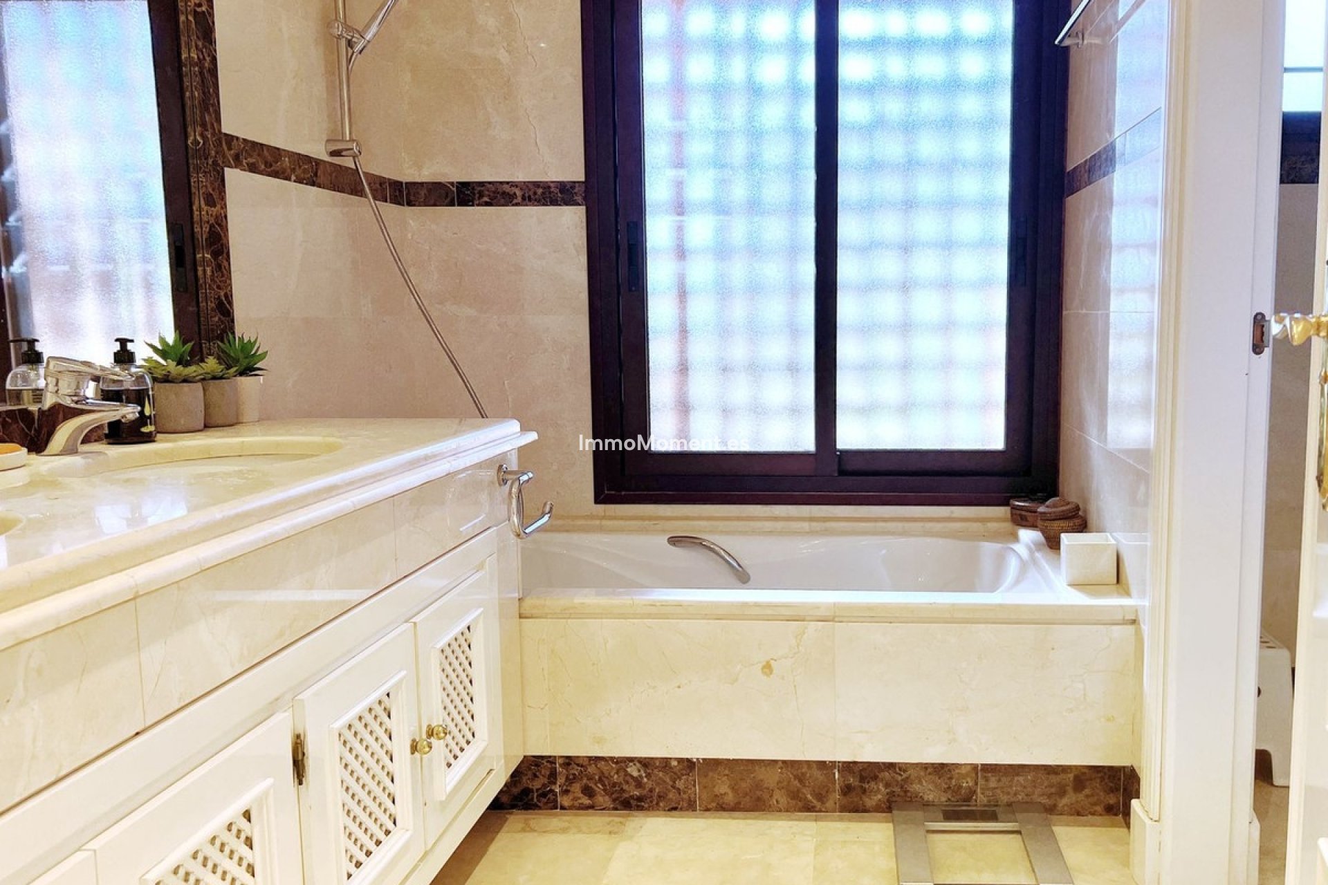 Reventa - Apartamento - Marbella - Nueva Andalucía