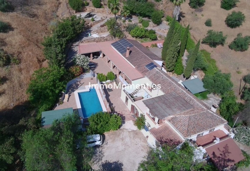 Reventa - Casa de campo - Interior  - Alora