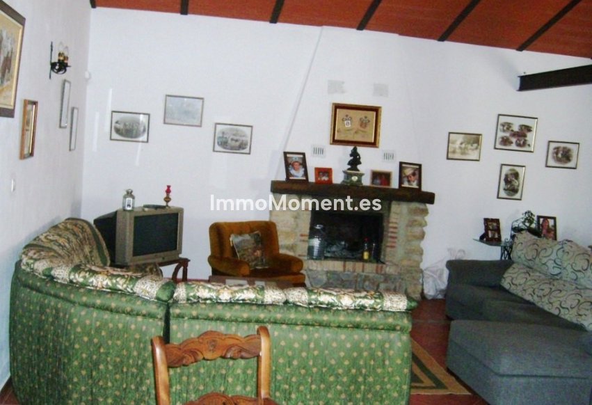 Reventa - Casa de campo - Interior  - Alora