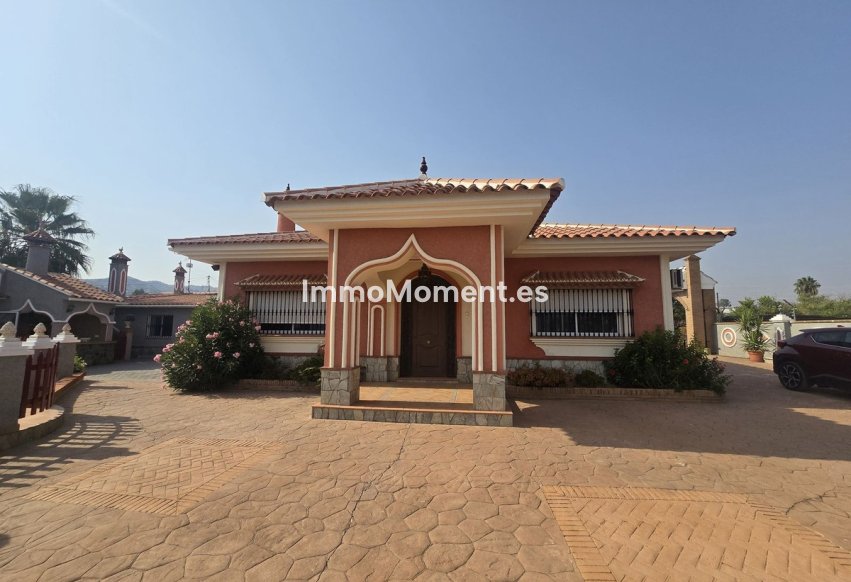 Reventa - Casa de campo - Interior  - Estacion de Cartama