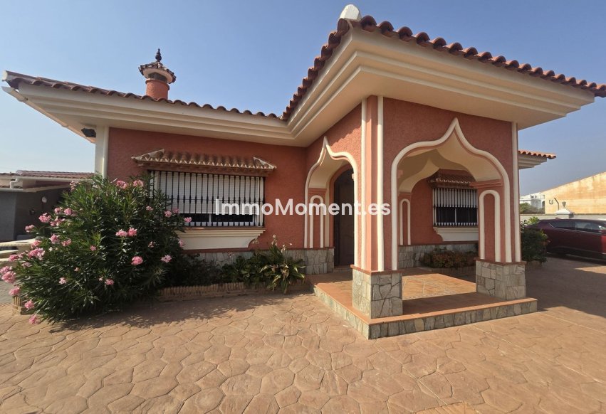 Reventa - Casa de campo - Interior  - Estacion de Cartama