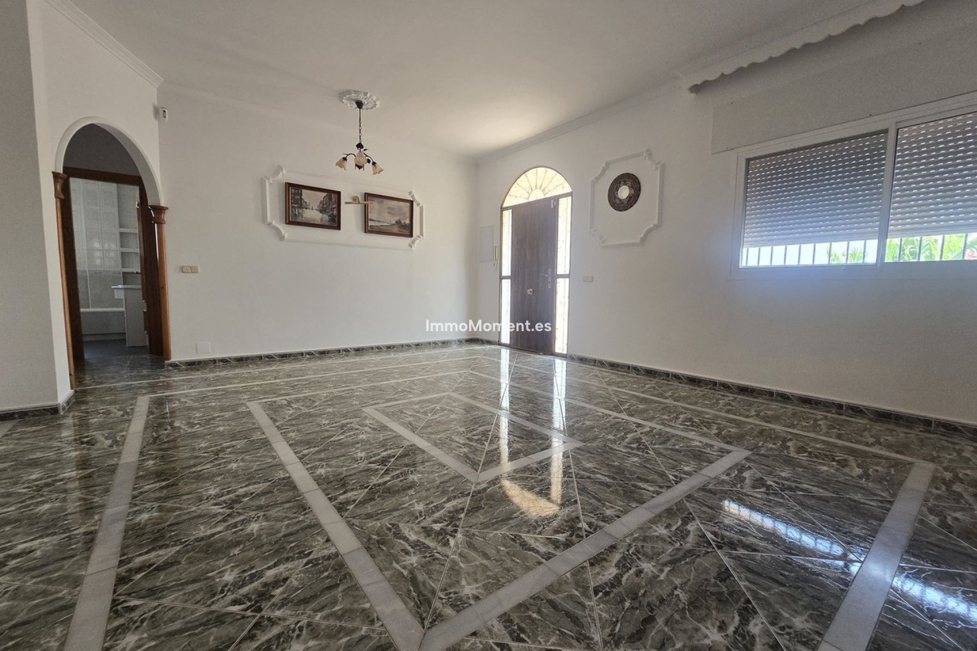 Reventa - Casa de campo - Interior  - Estacion de Cartama