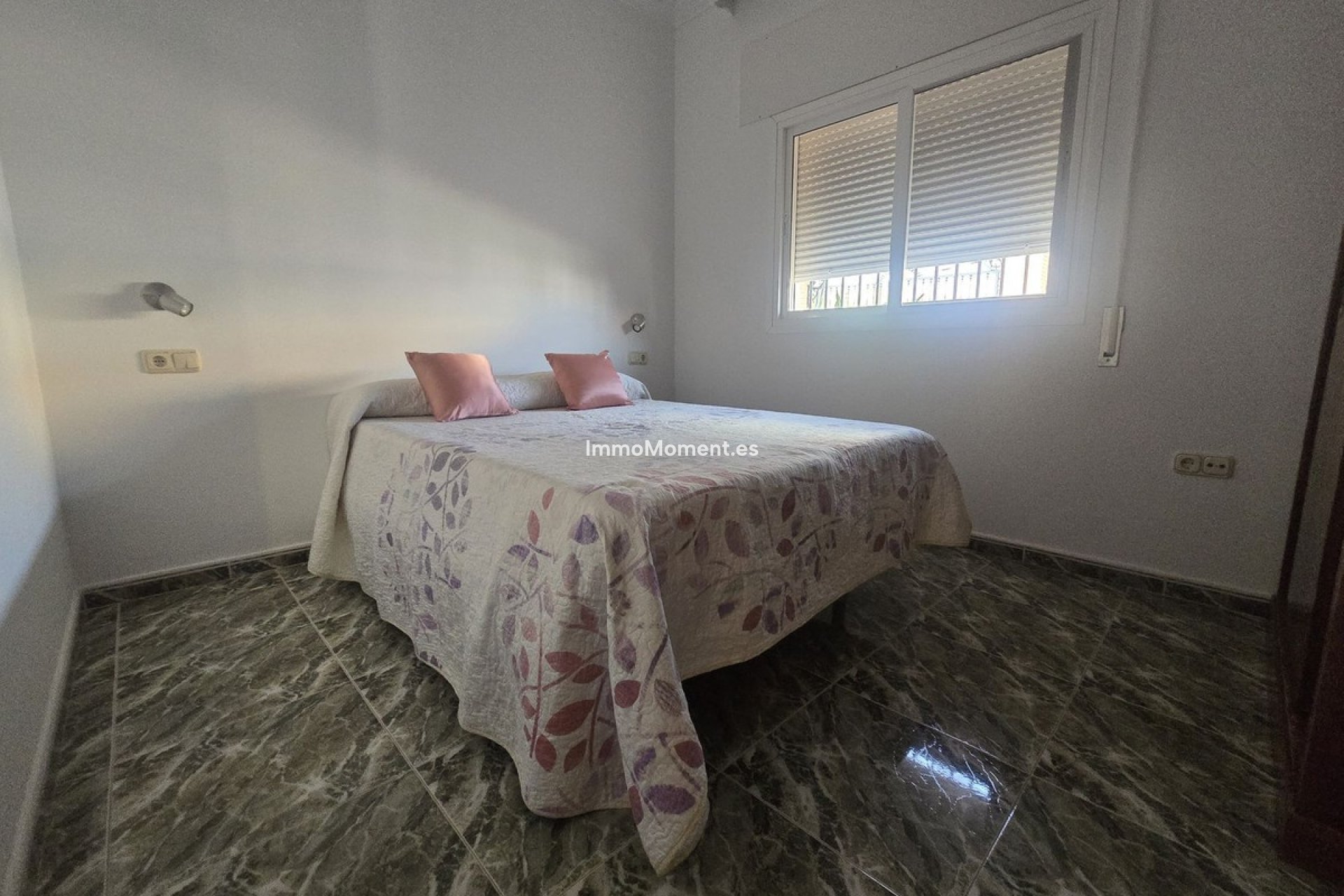 Reventa - Casa de campo - Interior  - Estacion de Cartama