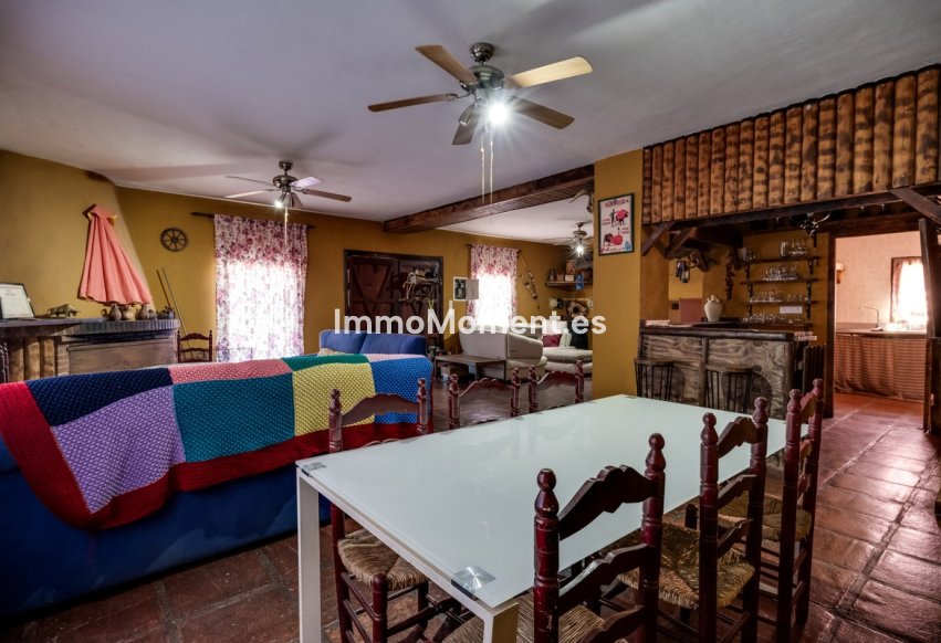 Reventa - Casa de campo - Interior  - Monda