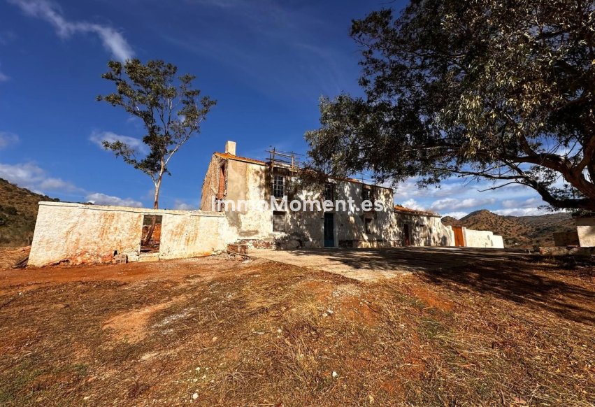 Reventa - Terreno - Interior  - Almogía