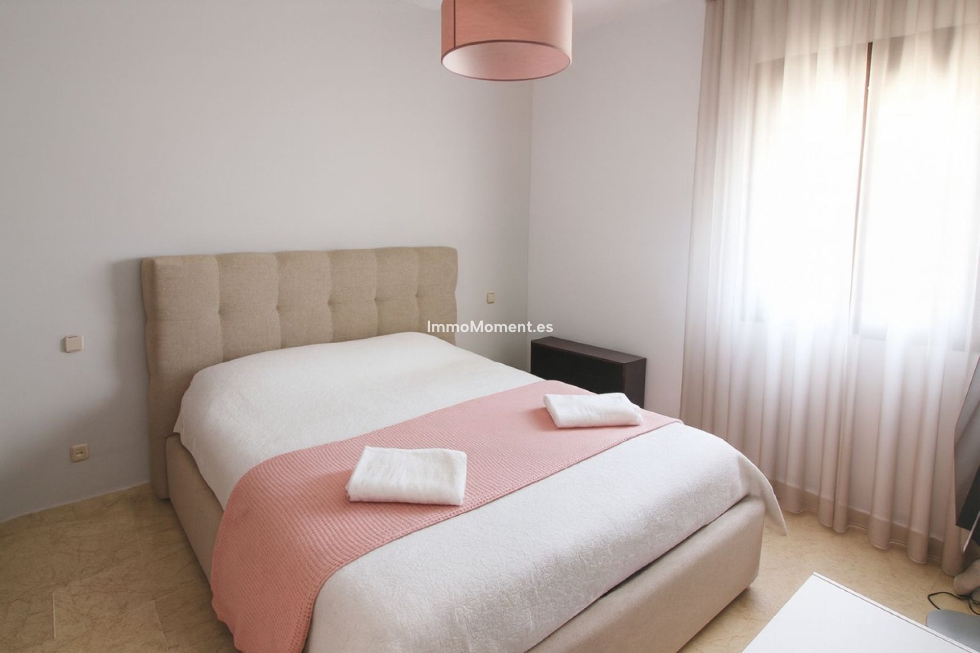Reventa - Villa - El Paraiso - New Golden Mile