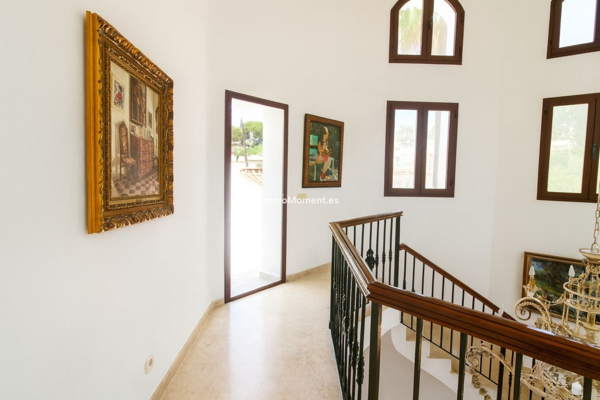 Reventa - Villa - El Paraiso - New Golden Mile