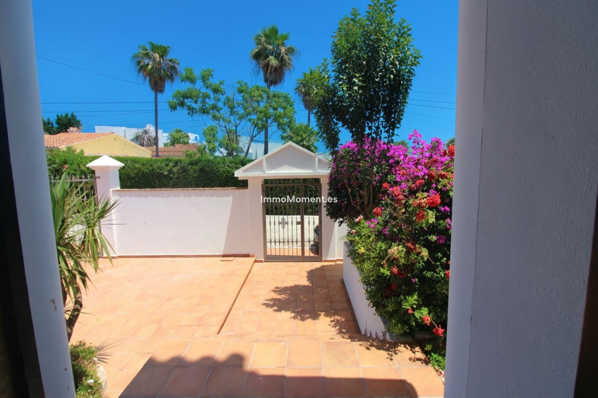 Reventa - Villa - El Paraiso - New Golden Mile