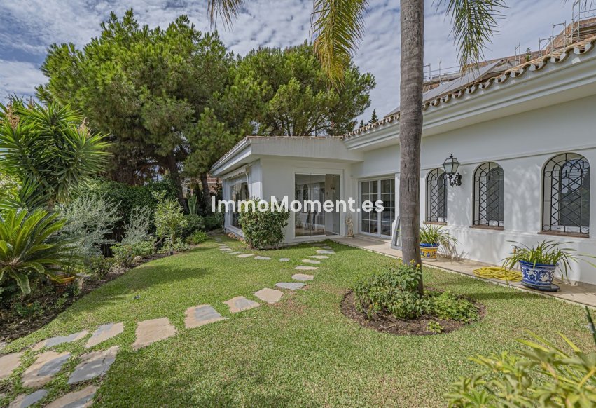 Reventa - Villa - El Paraiso - New Golden Mile