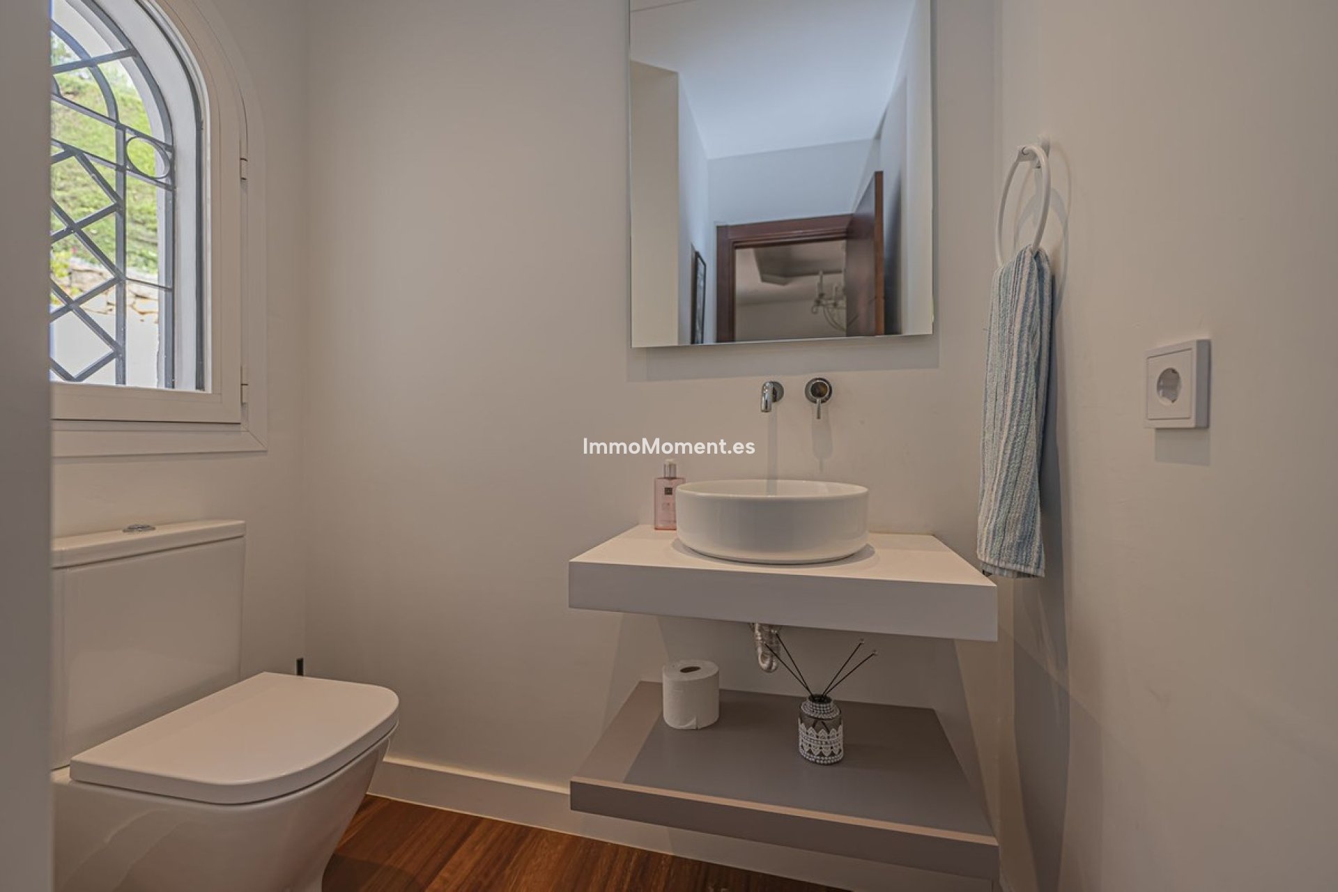 Reventa - Villa - El Paraiso - New Golden Mile