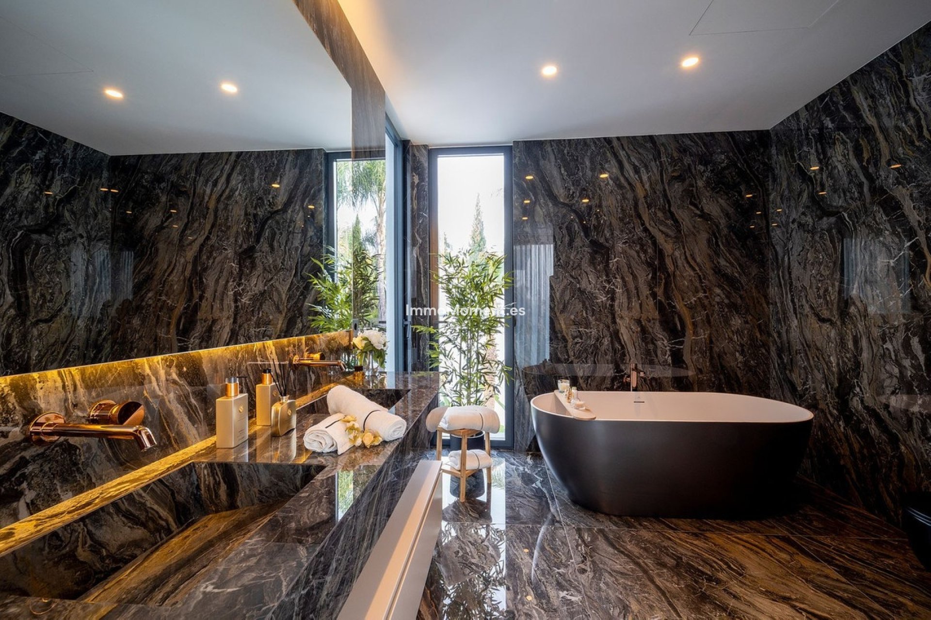 Reventa - Villa - El Paraiso - New Golden Mile
