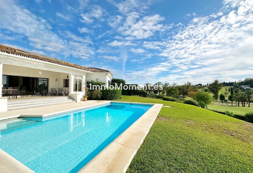 Reventa - Villa - El Paraiso - New Golden Mile